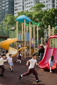 סערה בגנים: האם נכון לאפשר לילדים בחירה חופשית כבר מגיל שלוש?
